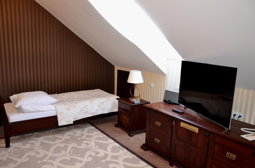 Hotel Nowodworski 莱格尼察 客房 照片