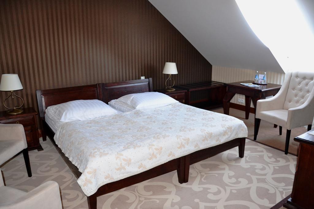 Hotel Nowodworski 莱格尼察 客房 照片