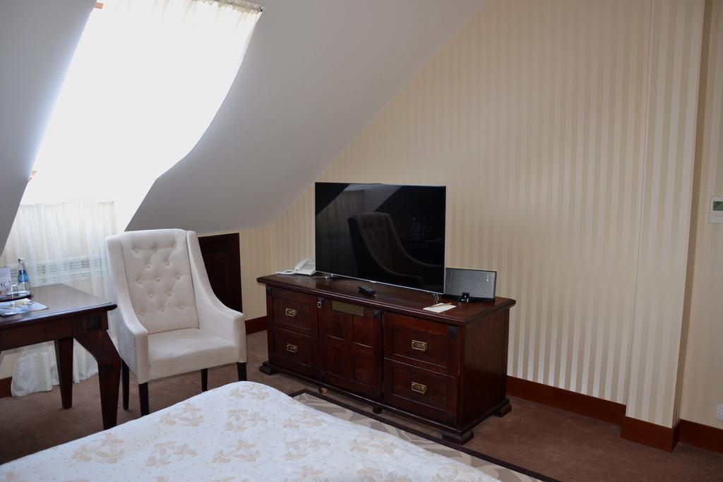 Hotel Nowodworski 莱格尼察 客房 照片